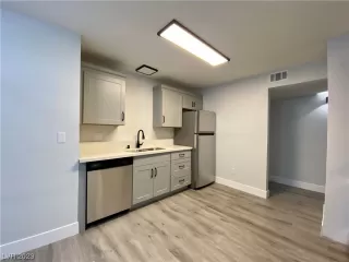 Photo #3: 2522100 Listing