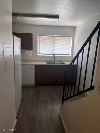 Photo #6: 2522189 Listing 