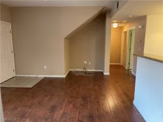 Photo #4: 2522215 Listing