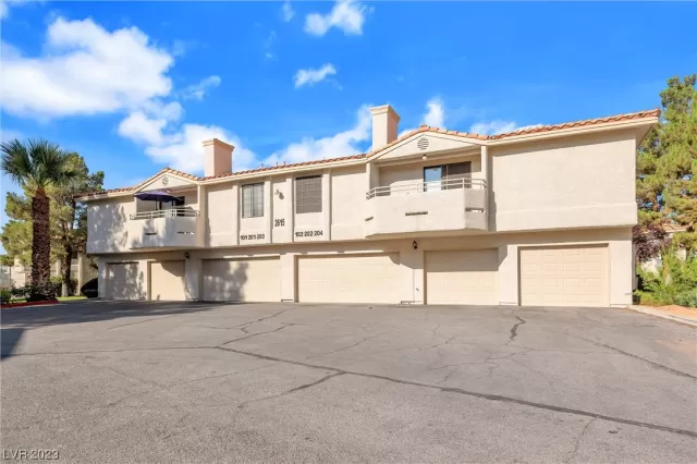 MLS: 2522232 Condo For Sale