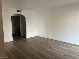 Photo #6: 2522259 Listing 