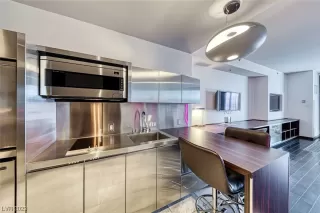 Photo #6: 2522275 Listing