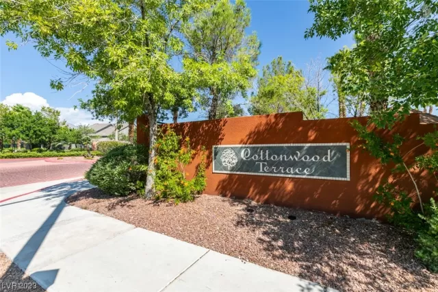 MLS: 2522296 Condo For Sale