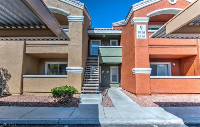 MLS: 2522313 Condo For Sale