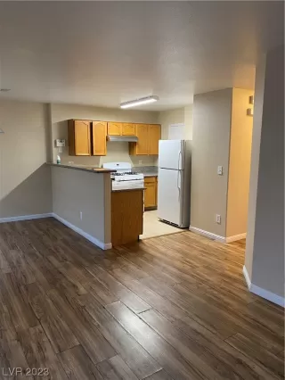 Photo #2: 2522346 Listing 