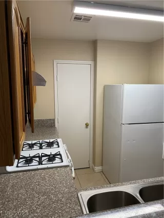 Photo #5: 2522346 Listing 