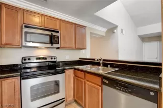 Photo #5: 2522366 Listing