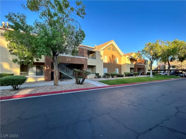 MLS: 2522372 Condo For Sale