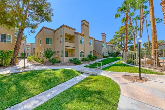 MLS: 2522374 Condo For Sale