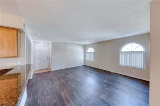 Photo #4: 2522374 Listing