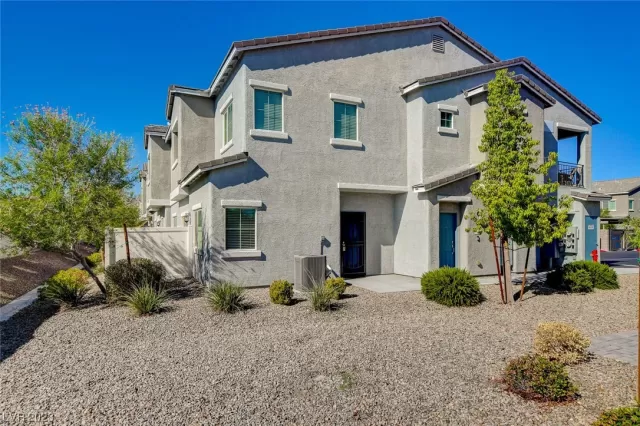 MLS: 2522382 Condo For Sale