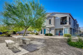 Photo #1: 2522382 Listing