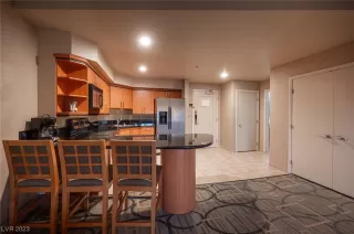 Photo #2: 2522399 Listing