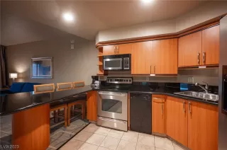 Photo #5: 2522399 Listing