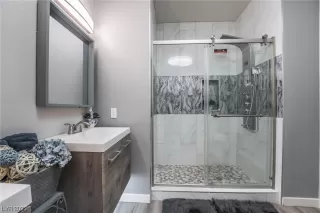 Photo #2: 2522537 Listing