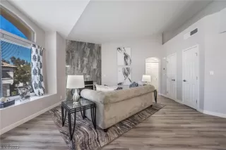 Photo #6: 2522537 Listing