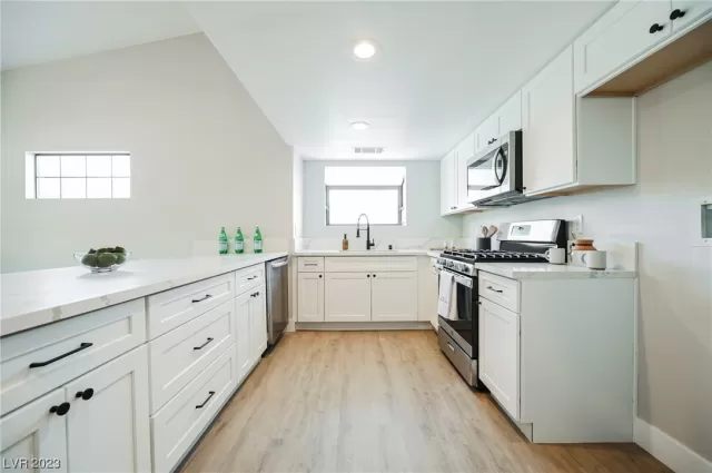 MLS: 2522542 Condo For Sale