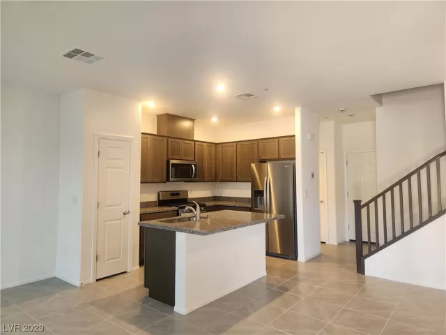 MLS: 2522559 Condo For Sale