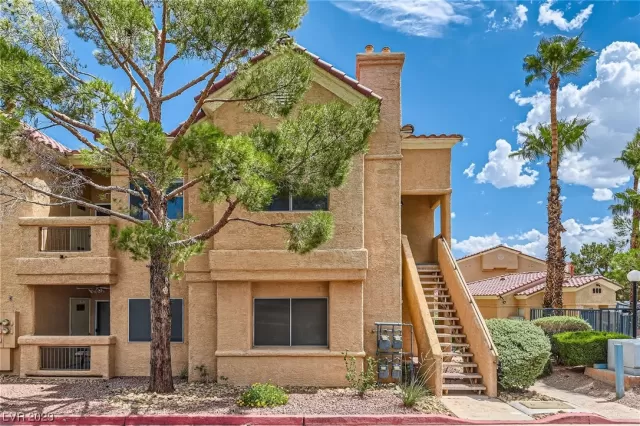 MLS: 2522563 Condo For Sale