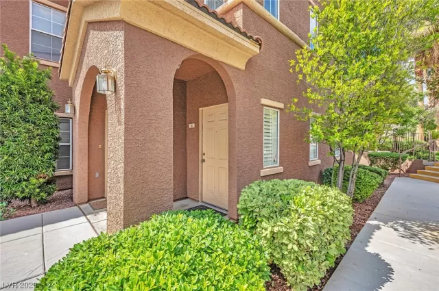 MLS: 2522576 Condo For Sale