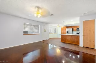 Photo #3: 2522584 Listing