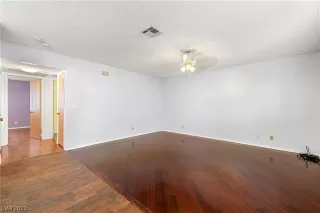 Photo #4: 2522584 Listing