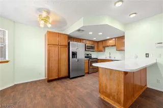 Photo #5: 2522584 Listing