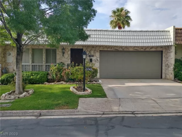 MLS: 2522591 Condo For Sale