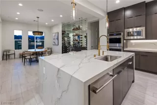 Photo #4: 2522593 Listing