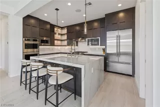 Photo #5: 2522593 Listing