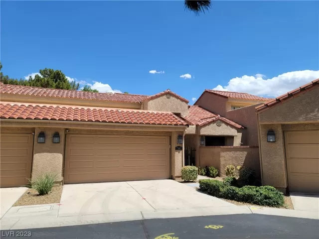 MLS: 2522623 Condo For Sale