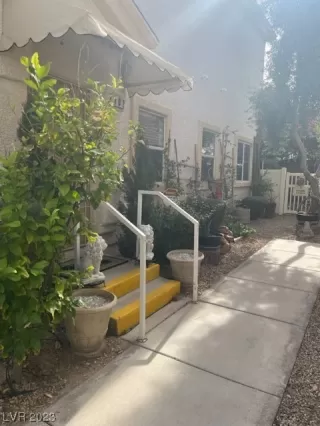 Photo #3: 2522634 Listing