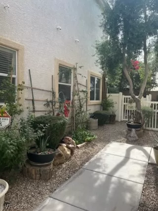 Photo #4: 2522634 Listing