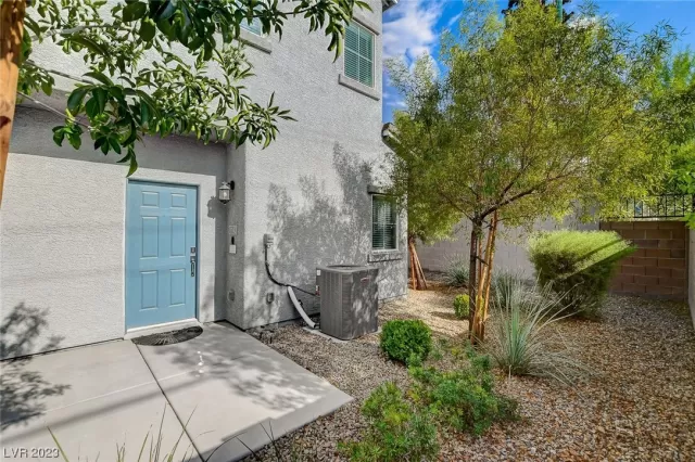 MLS: 2522654 Condo For Sale