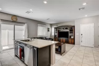 Photo #2: 2522654 Listing