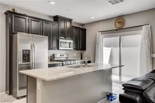 Photo #3: 2522654 Listing