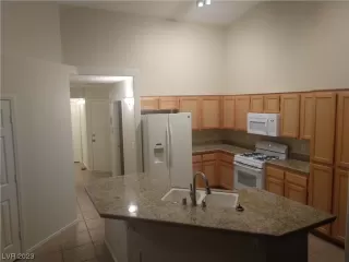 Photo #3: 2522678 Listing