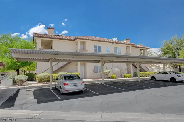 MLS: 2522736 Condo For Sale