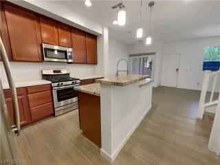 Photo #4: 2522789 Listing