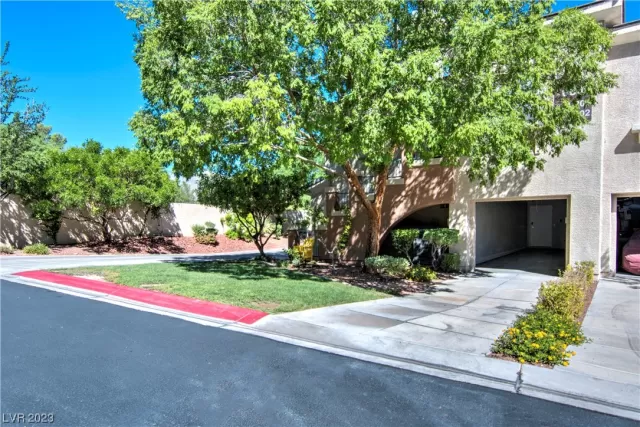 MLS: 2522881 Condo For Sale