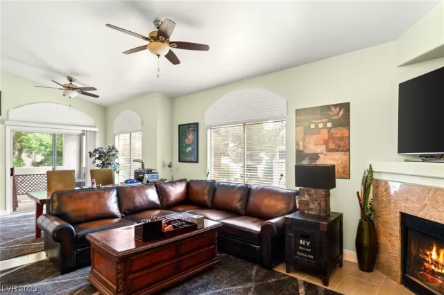 MLS: 2522896 Condo For Sale