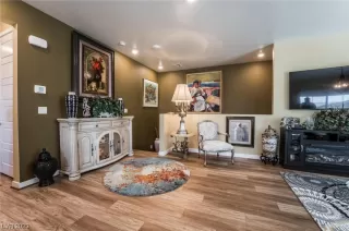 Photo #5: 2522908 Listing