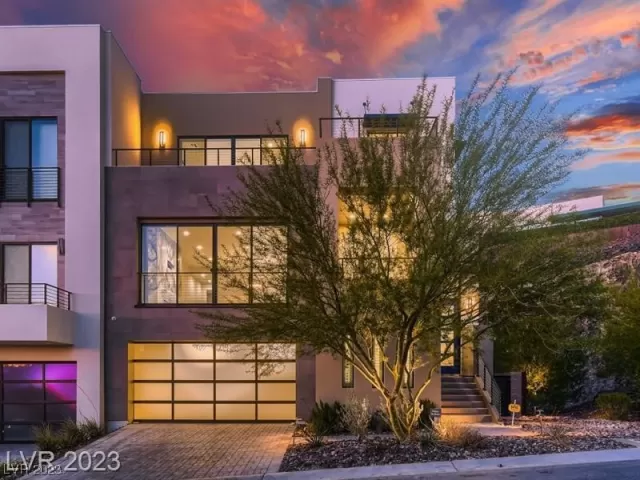 MLS: 2522960 Condo For Sale