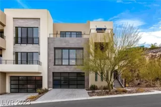 Photo #1: 2522960 Listing 