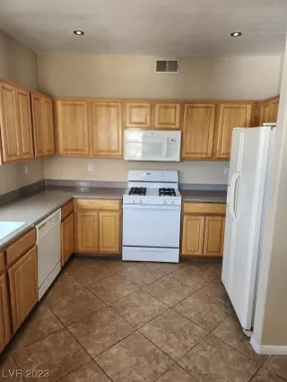 Photo #4: 2523013 Listing 