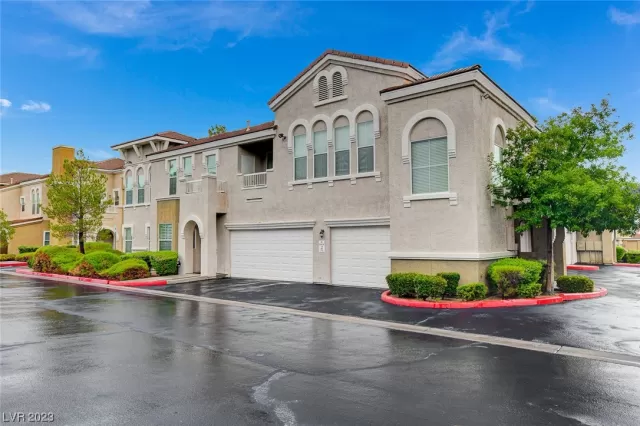 MLS: 2523072 Condo For Sale