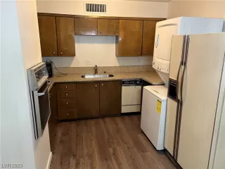 Photo #5: 2523077 Listing 