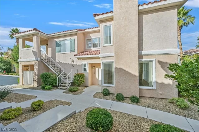 MLS: 2523088 Condo For Sale