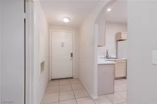 Photo #2: 2523091 Listing