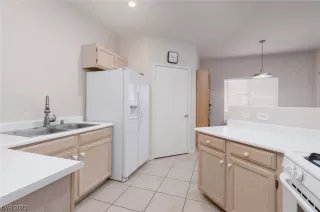 Photo #3: 2523091 Listing